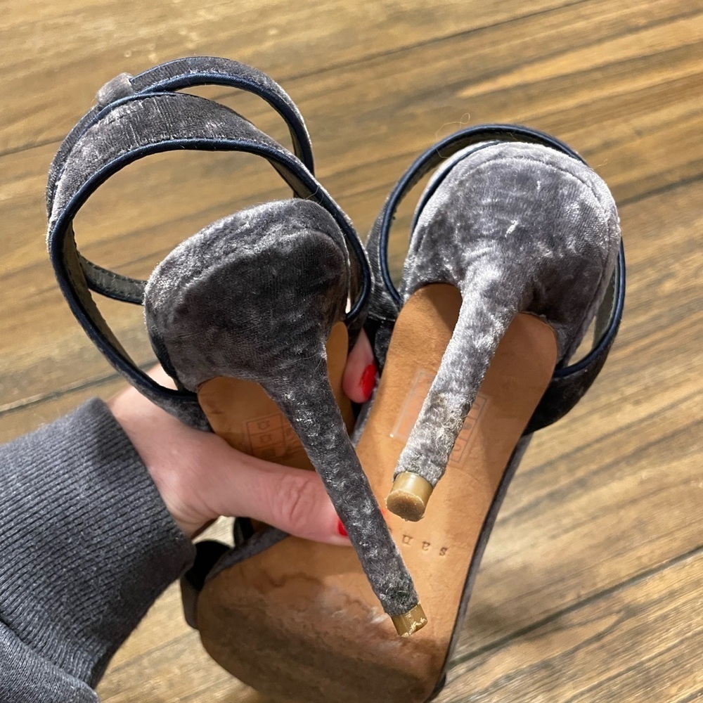 Sandro Nina Dark Blue Velvet T-Strap Sandal Stiletto Heels Size 8.5 Party City - Picture 8 of 11